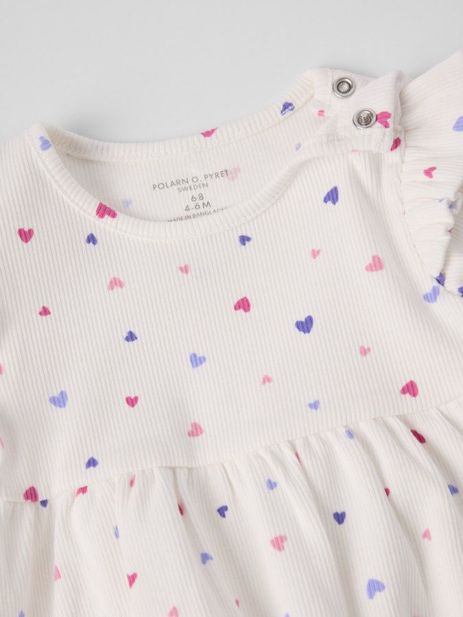 Ribbestrikket kjole hjerter Ribbestrikket kjole hjerter