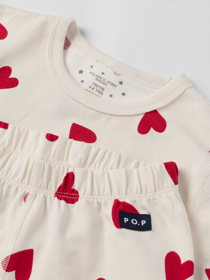 Pysjamas med hjerter Pysjamas med hjerter